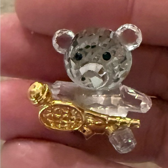 Swarovski Accessories - Swarovski BEAR TENNIS PLAYER PIN